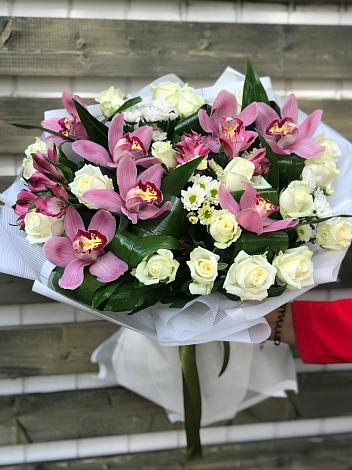 Букет цветов из: Розы и Хризантемы в Захарово Одинцовского района