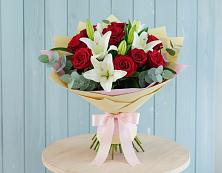 Букет цветов из:  Лилии и Розы в Захарово Одинцовского района