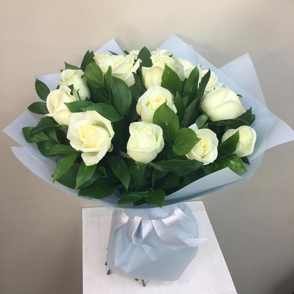Букет 15 Белых роз Проуд в Захарово Одинцовского района