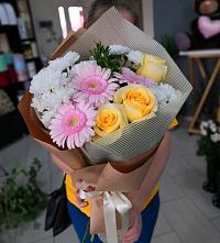 Букет цветов из:  Герберы, Розы и Хризантемы в Захарово Одинцовского района