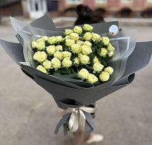 Букет Белые кустовые розы Солинеро в Захарово Одинцовского района