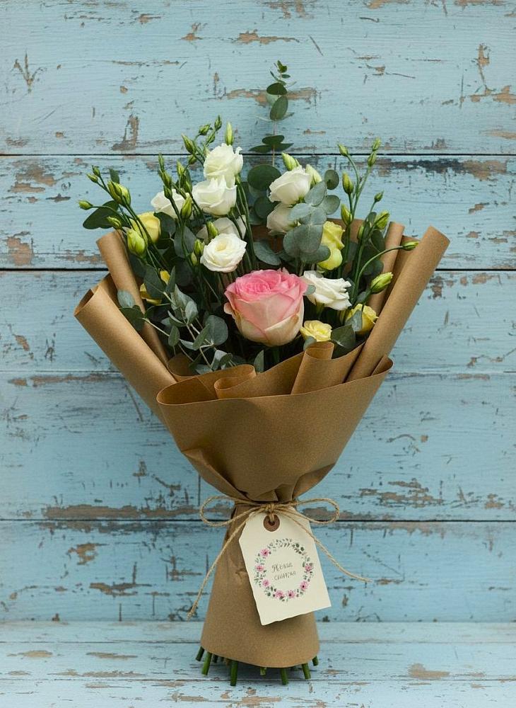 Букет цветов из: Розы и Лизиантусы в Захарово Одинцовского района