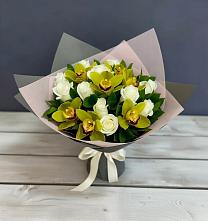 Букет цветов из:  Орхидеи и Розы в Захарово Одинцовского района