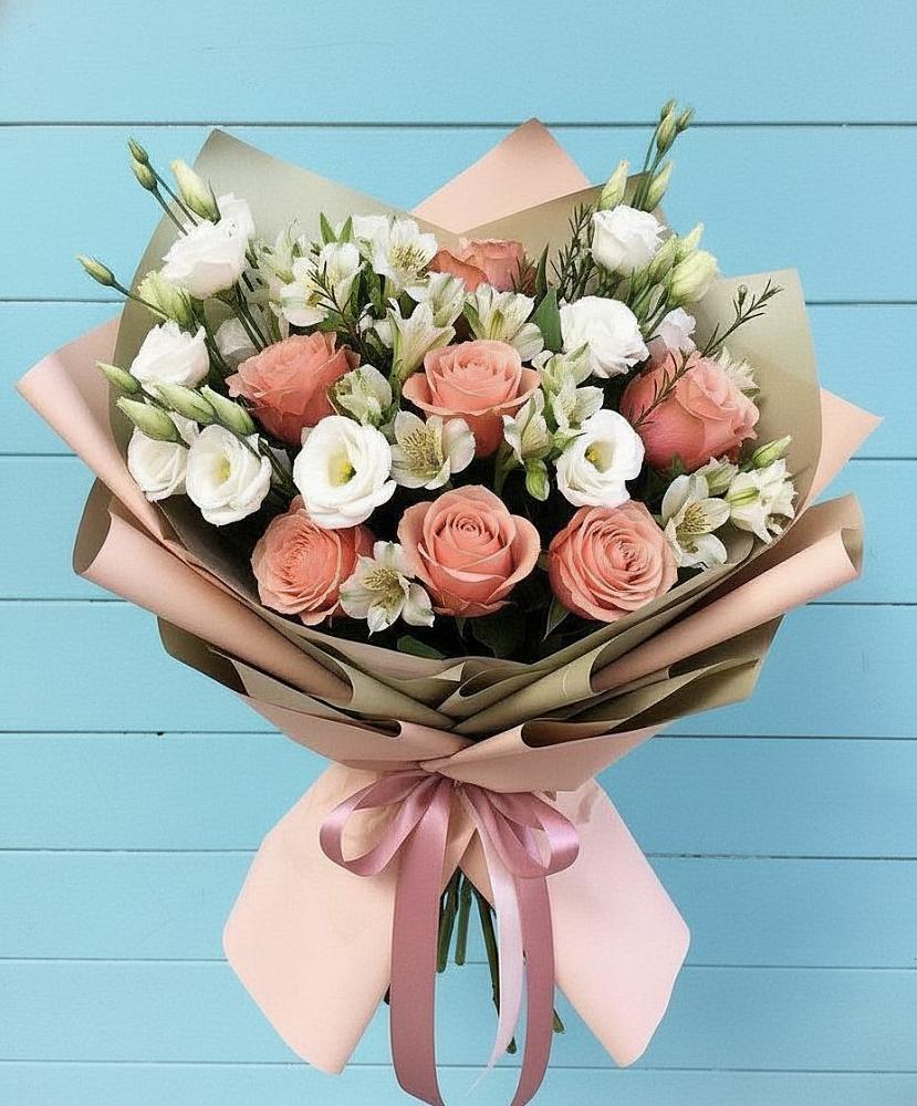 Букет цветов из: Розы, Альстромерии и Лизиантусы в Захарово Одинцовского района