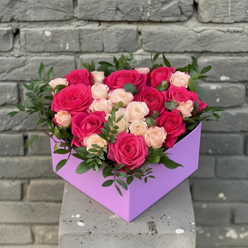 Цветочная композиция из Розы в коробке в Захарово Одинцовского района