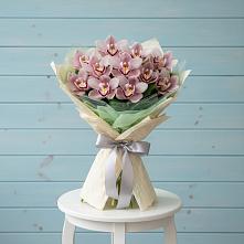 Букет цветов из:  Орхидеи и Розы в Захарово Одинцовского района