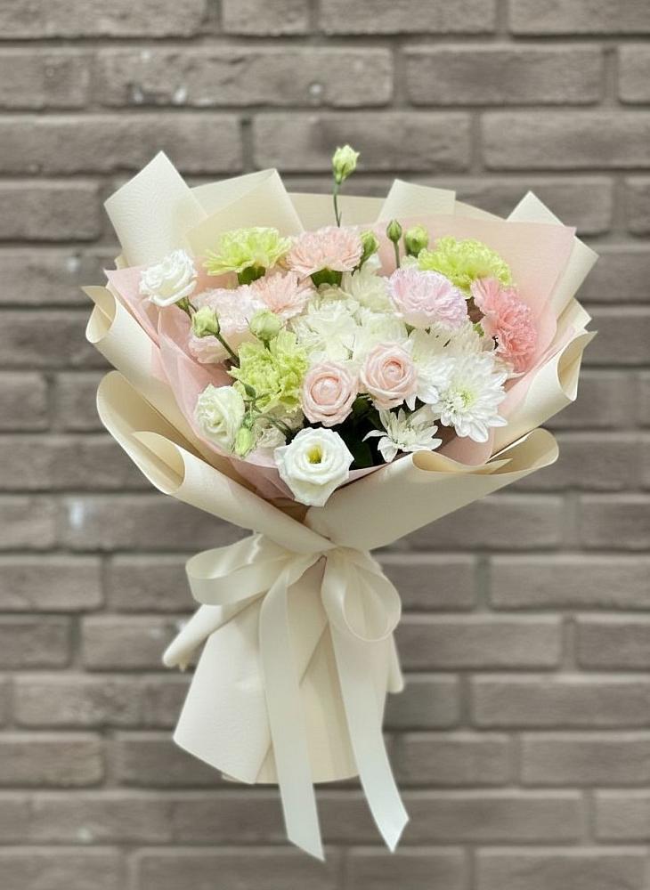 Букет цветов из: Гвоздики, Розы, Лизиантусы и Хризантемы в Захарово Одинцовского района