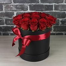 Цветочная композиция из Розы в шляпной коробке в Захарово Одинцовского района