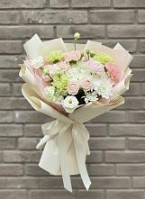 Букет цветов из:  Гвоздики, Розы, Лизиантусы и Хризантемы #REPLACE_PRED# Захарово Одинцовского района