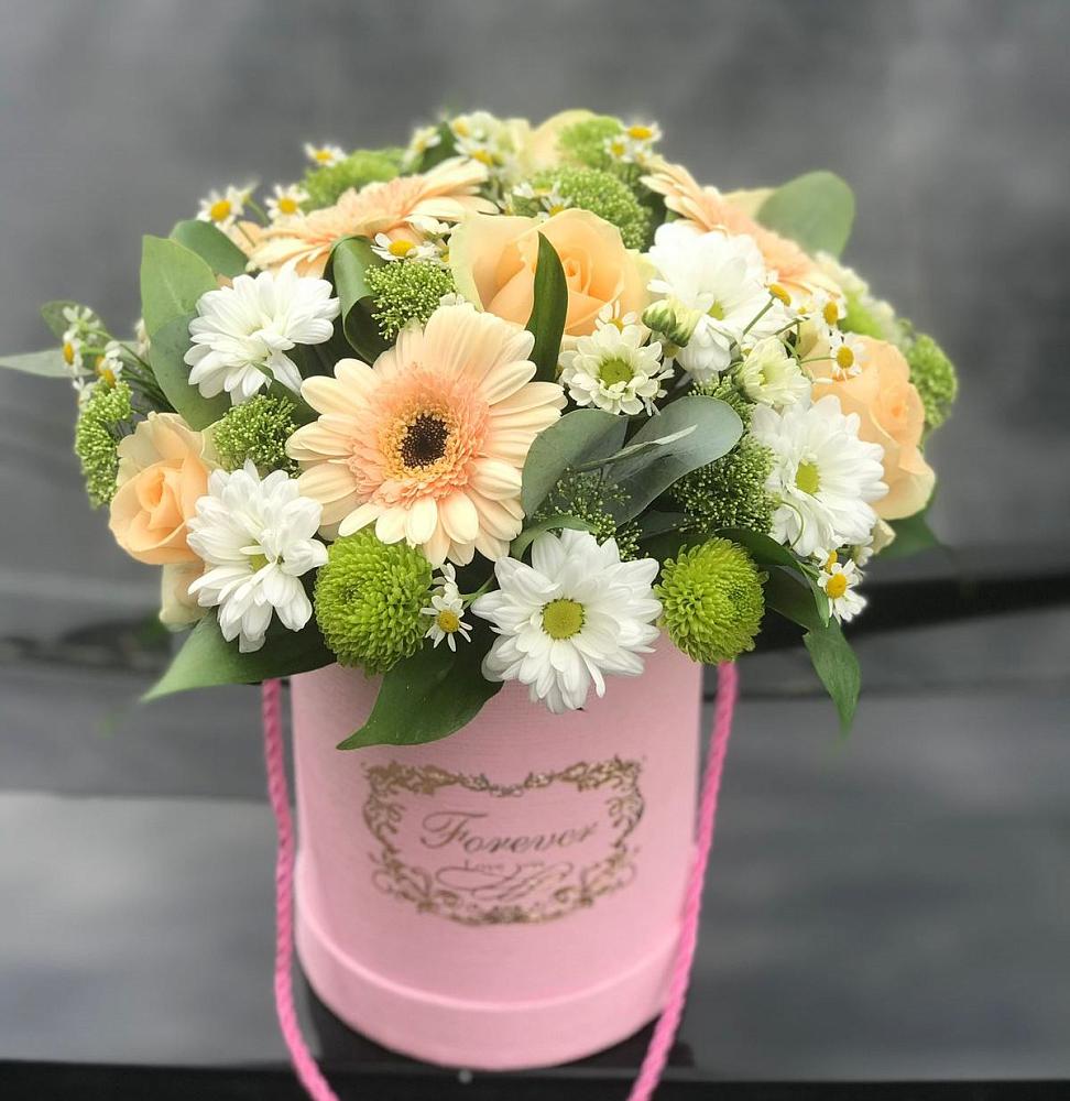 Цветочная композиция из Розы, Герберы и Хризантемы в шляпной коробке в Захарово Одинцовского района