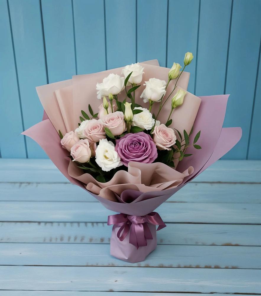 Букет цветов из: Розы и Лизиантусы в Захарово Одинцовского района